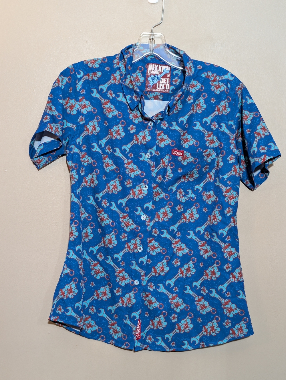 Dixxon Flannel Co. “Get Lei’d” Short Sleeve Party Shirt Women's Medium. Like New